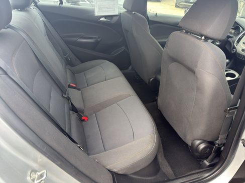 Used 2018 Chevrolet Cruze LS FWD image 11
