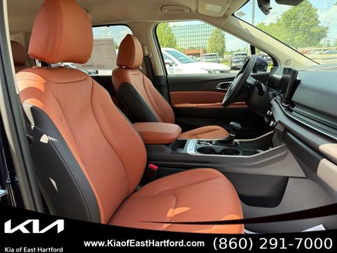 New 2026 Kia Carnival EX FWD image 11