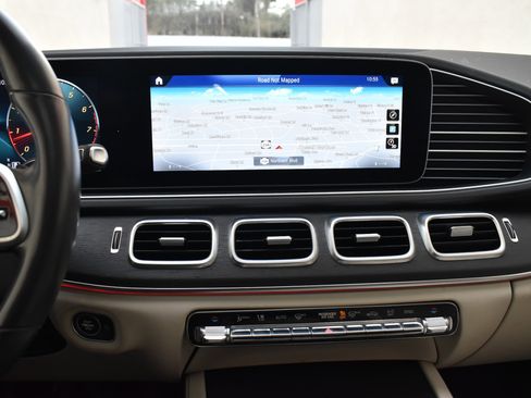 Used 2020 Mercedes-Benz GLS 450 4MATIC image 36