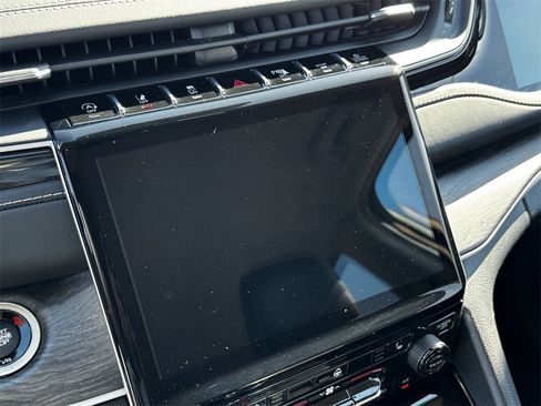 Used 2022 Jeep Grand Cherokee Limited w/ Trailer Tow Prep Group (B) image 18