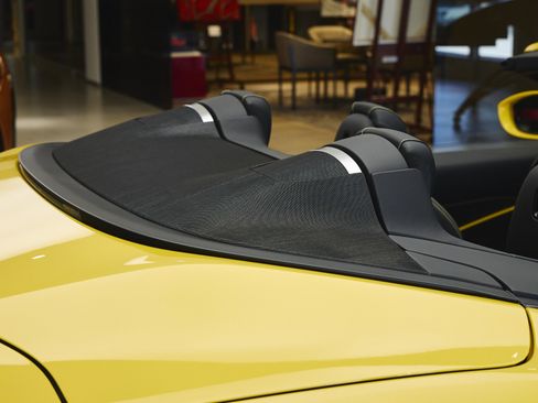 Used 2025 Ferrari Roma Spider RWD image 23