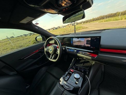 Used 2025 BMW M5 w/ Executive Package image 13