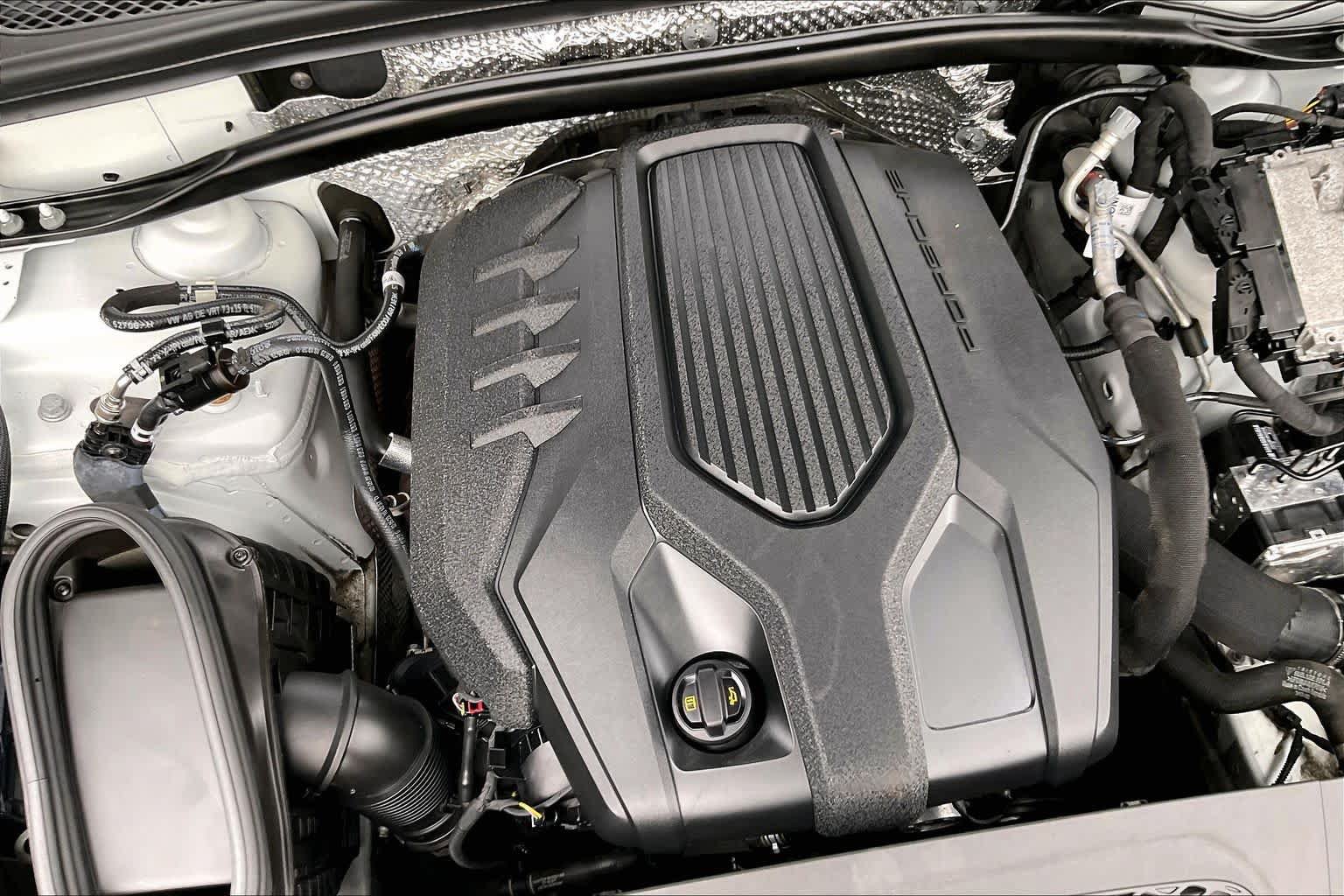 Used 2024 Porsche Macan AWD/4WD image 29