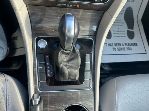 Used 2018 Volkswagen Passat 2.0T SE image 16
