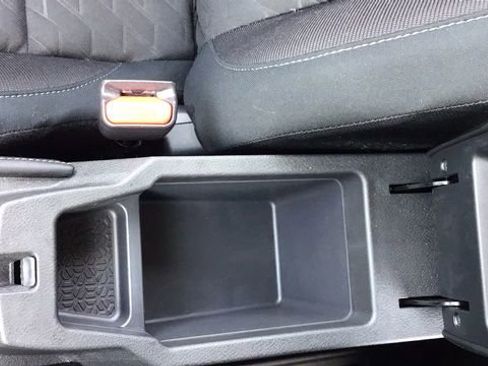 Used 2024 Nissan Kicks SV image 23