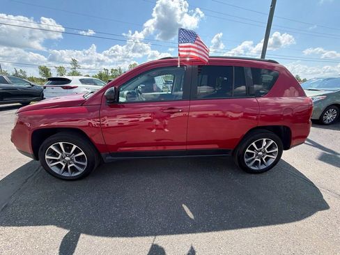 Used 2017 Jeep Compass Sport w/ Power Value Group FWD image 3