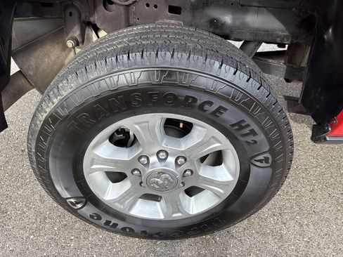 Used 2024 RAM 2500 Big Horn w/ Safety Group image 14