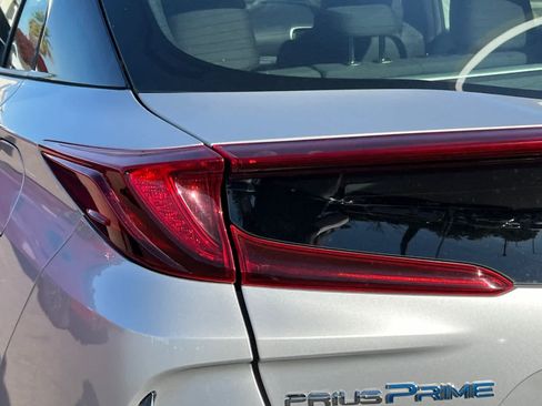 Used 2021 Toyota Prius Prime LE FWD image 20