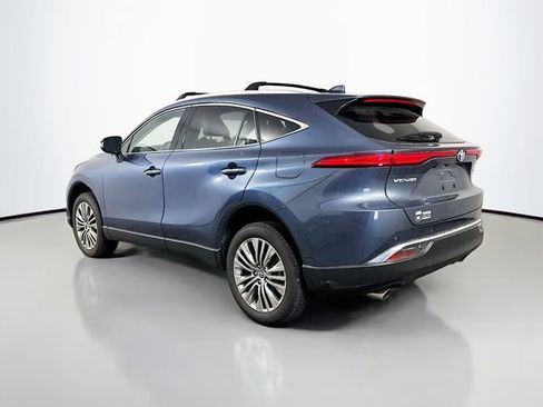Used 2024 Toyota Venza XLE AWD/4WD image 4