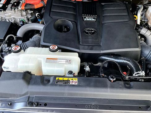 Used 2024 Toyota Tundra Limited image 33