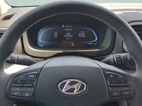 New 2025 Hyundai Venue SEL image 28