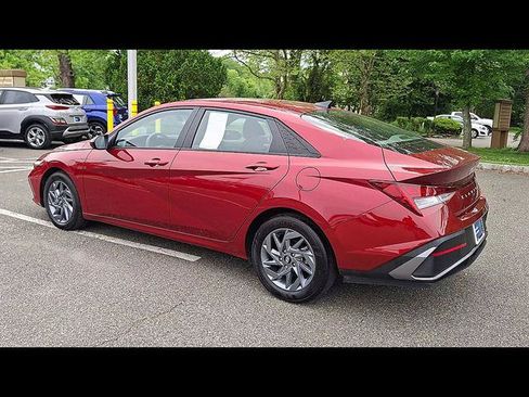 Certified 2024 Hyundai Elantra Blue FWD image 6