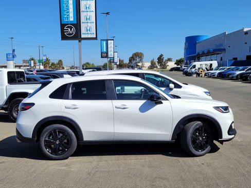 New 2026 Honda HR-V Sport image 4