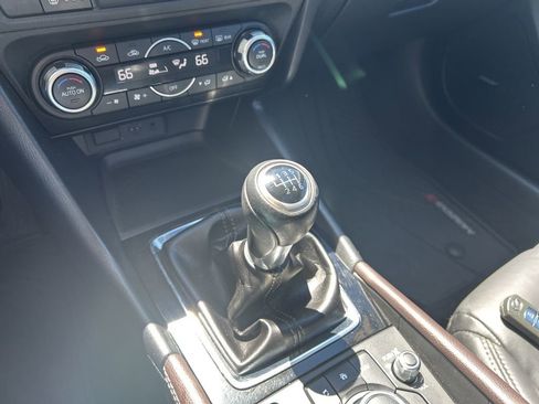 Used 2018 MAZDA MAZDA3 Touring FWD image 14