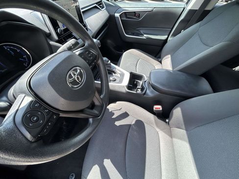 Used 2025 Toyota RAV4 LE AWD/4WD image 10