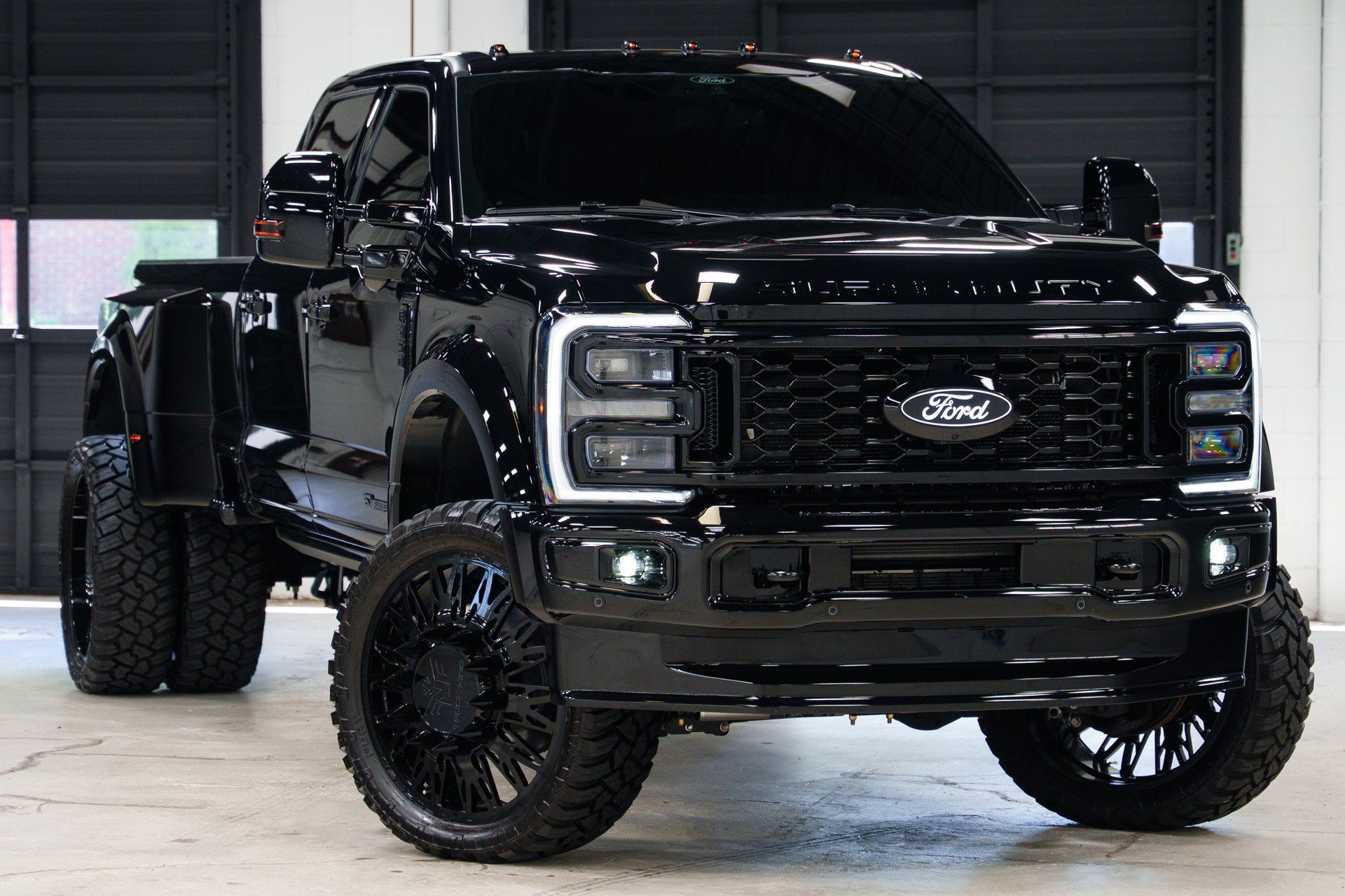Used 2025 Ford F450 Platinum AWD/4WD image 4