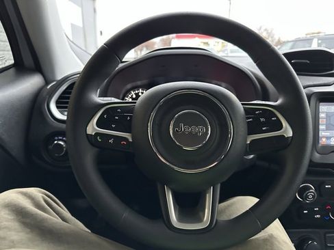 Used 2021 Jeep Renegade Sport image 33