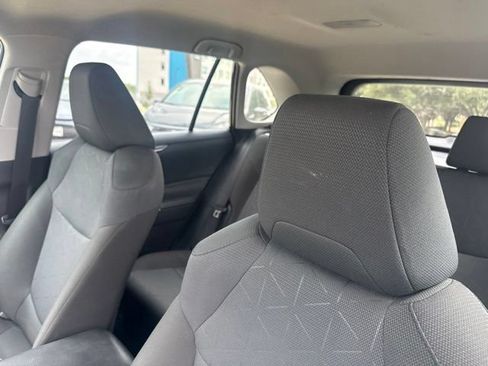 Used 2025 Toyota RAV4 XLE FWD image 9