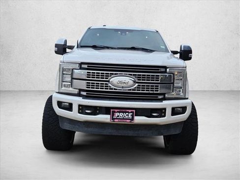 Used 2017 Ford F250 Platinum w/ Platinum Ultimate Package AWD/4WD image 2