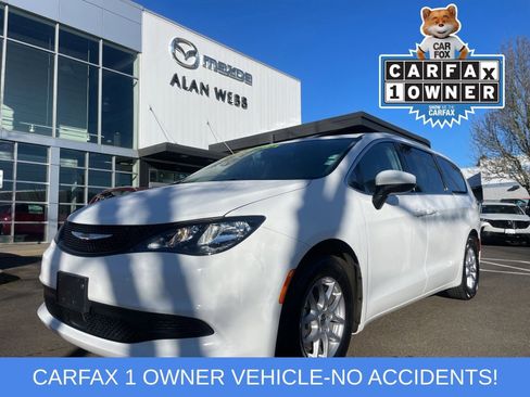 Used 2023 Chrysler Voyager LX FWD image 1