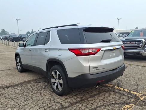 Used 2020 Chevrolet Traverse LT w/ LT Premium Package AWD/4WD image 7