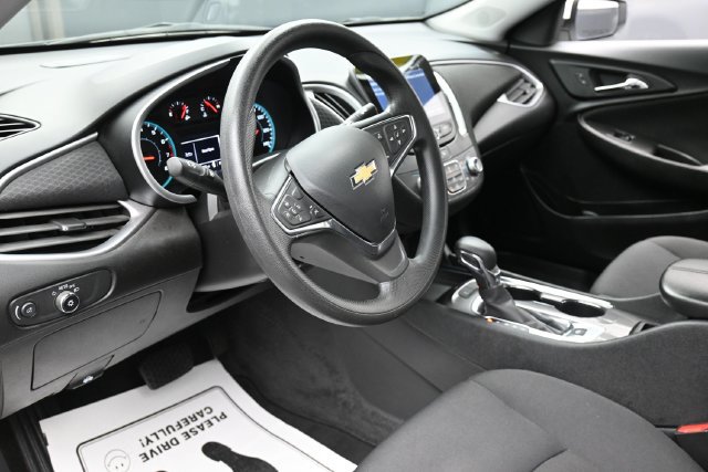 Used 2025 Chevrolet Malibu LT FWD image 14