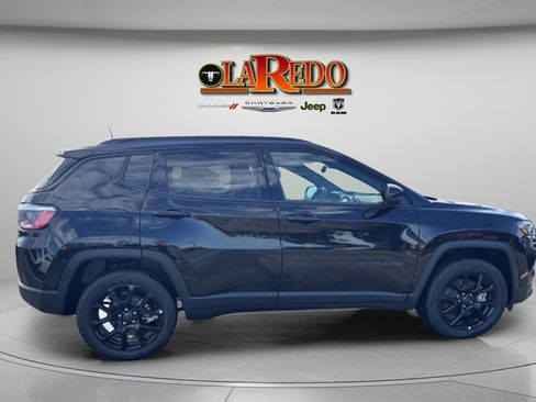 New 2026 Jeep Compass Latitude image 8