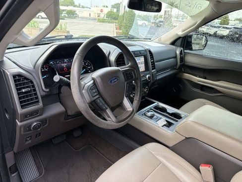 Used 2019 Ford Expedition XLT w/ Equipment Group 202A RWD image 14