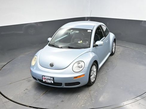 Used 2009 Volkswagen Beetle Coupe FWD image 29