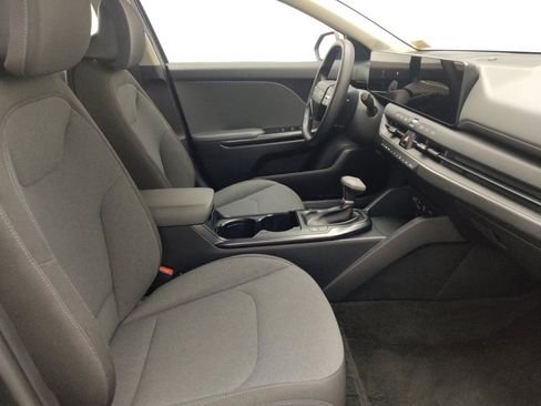 Used 2025 Kia K4 FWD image 21