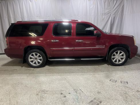Used 2007 GMC Yukon XL Denali AWD/4WD image 2