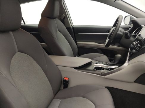 Used 2021 Toyota Camry LE image 21