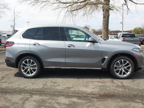 New 2026 BMW X5 xDrive40i w/ Executive Package image 10