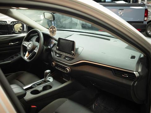 Used 2019 Nissan Altima 2.5 S FWD image 15