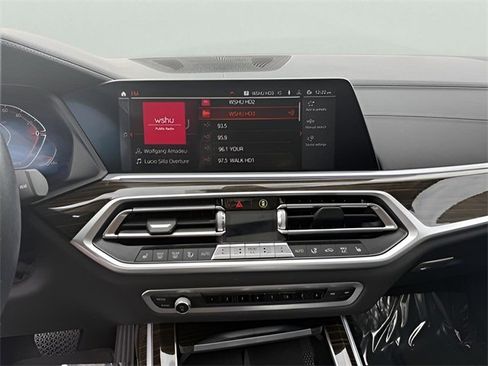 Used 2021 BMW X7 xDrive40i w/ Cold Weather Package image 16