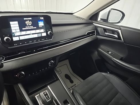 Used 2022 Mitsubishi Outlander SE image 25