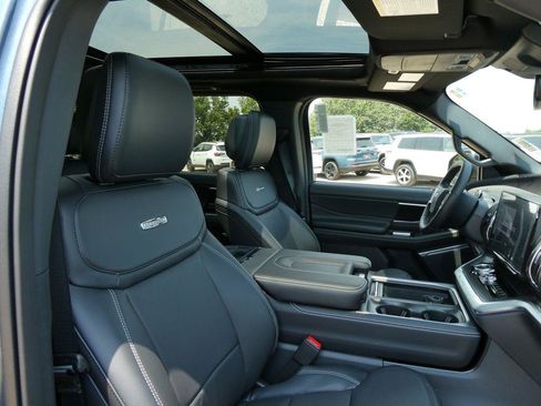 New 2027 Ford Expedition Platinum w/ Stealth Appearance Package AWD/4WD image 11
