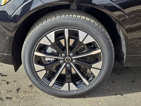 New 2026 Volvo XC60 B5 Plus w/ Protection Package Premier AWD/4WD image 10