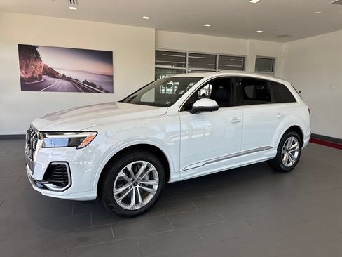 Certified 2026 Audi Q7 2.0T Premium Plus AWD/4WD image 4
