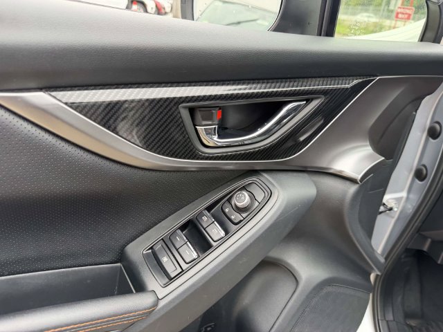 Used 2020 Subaru Crosstrek 2.0i Limited w/ Moonroof Package w/Navigation AWD/4WD image 19