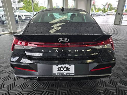 New 2026 Hyundai Elantra Limited FWD image 4