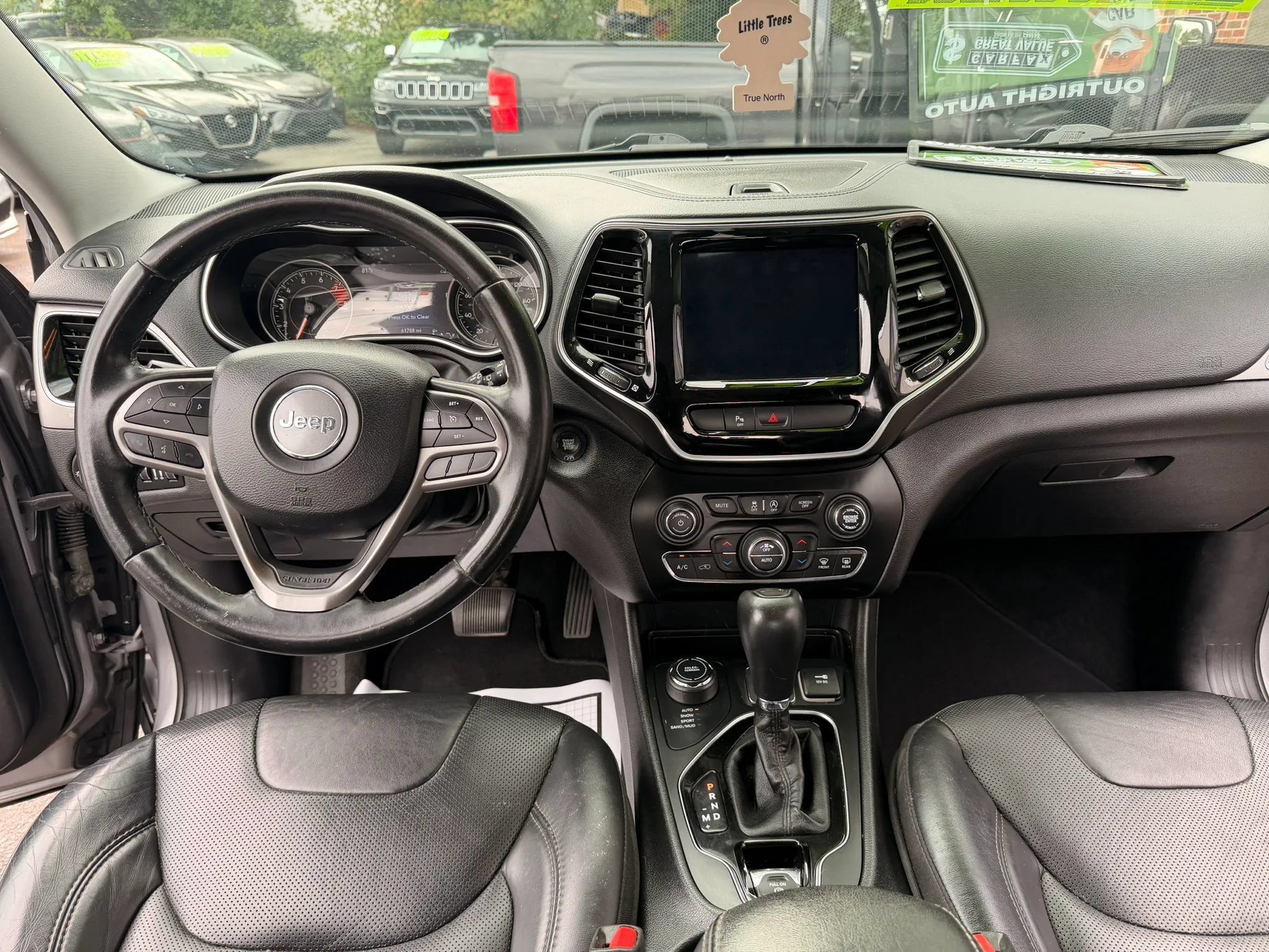 Used 2019 Jeep Cherokee Limited AWD/4WD image 15
