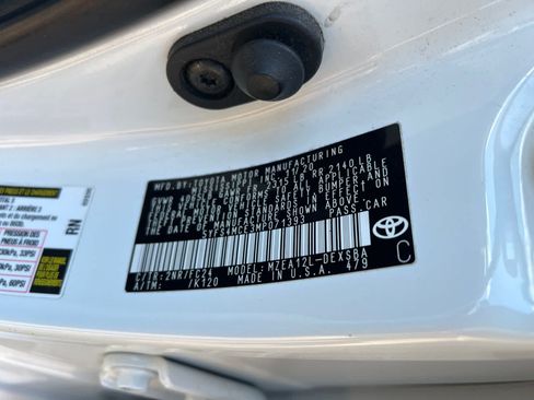 Used 2021 Toyota Corolla SE w/ Protection Package (TMS) FWD image 17