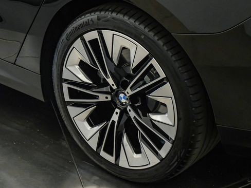 Used 2026 BMW 530i RWD image 11