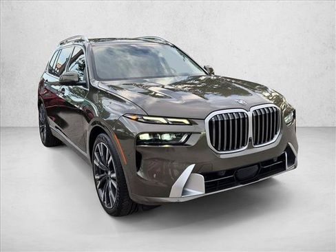 Used 2026 BMW X7 xDrive40i AWD/4WD image 3