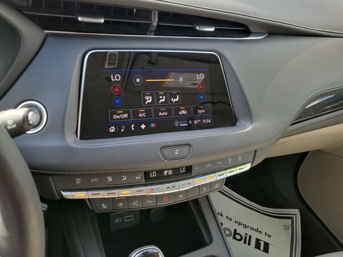 Used 2023 Cadillac XT4 Premium Luxury w/ Enhanced Visibility Package FWD image 26