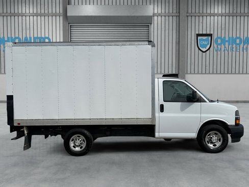 Used 2018 Chevrolet Express 3500 RWD image 5