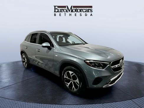 Used 2025 Mercedes-Benz GLC 350e 4MATIC w/ Driver Assistance Package image 7