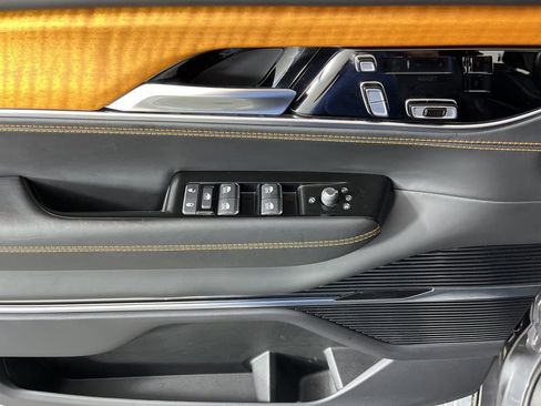 Used 2022 Jeep Grand Wagoneer Series III w/ Rear Seat Video Group 1 image 26