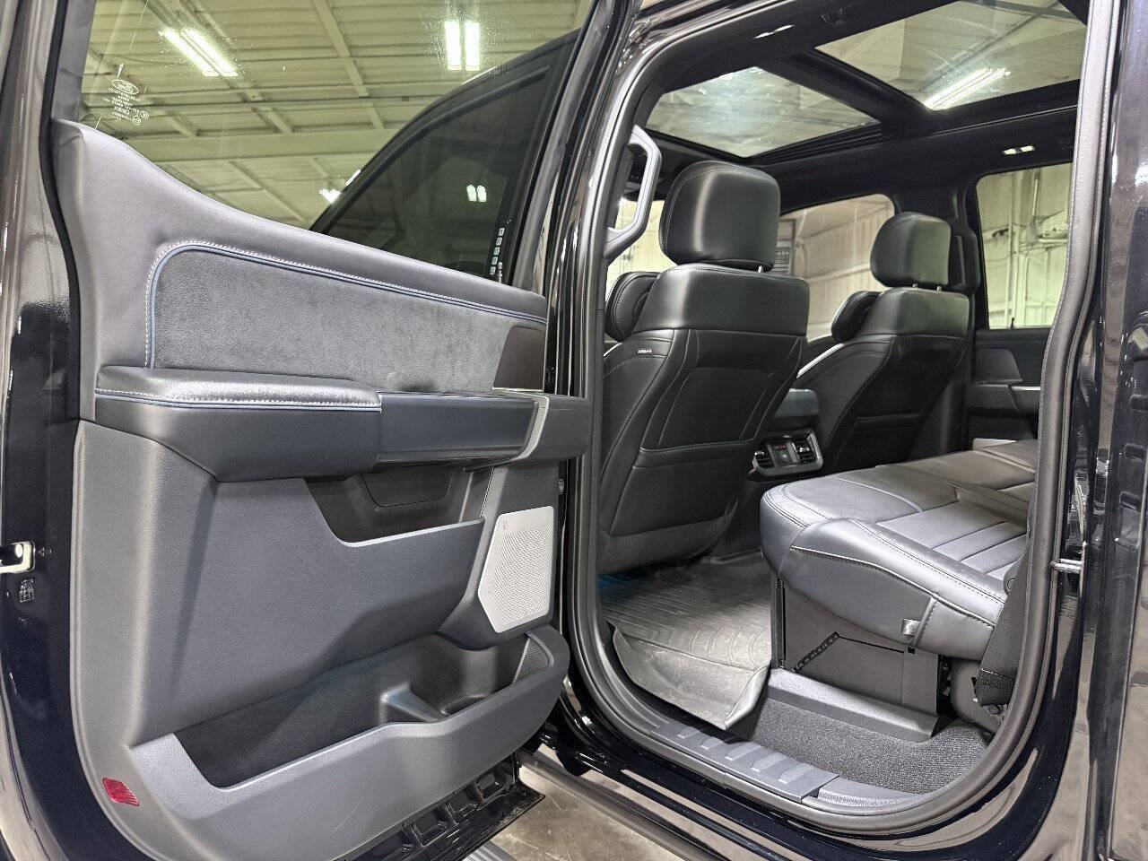 Used 2026 Ford F450 Platinum w/ FX4 Off-Road Package AWD/4WD image 80